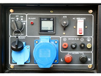 Дизель генератор TSS SDG 7000EHA панель управления с розетками 220 В